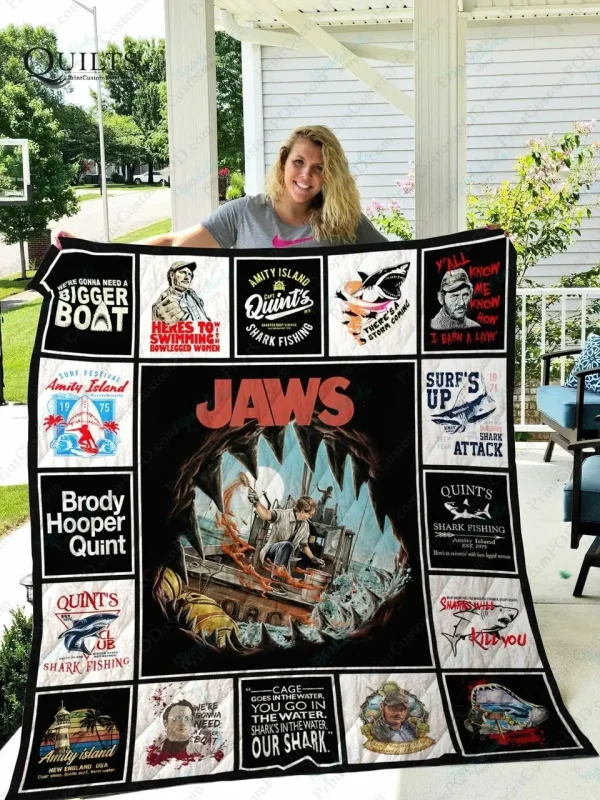 Adu Jaws Quilt Blanket Ver 17 5 and Home Decor