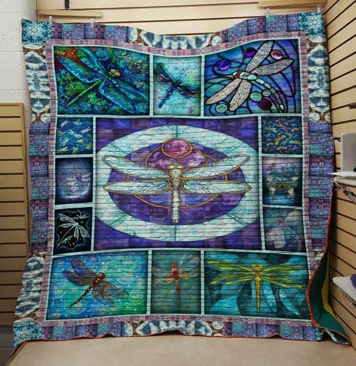 Dragonfly Quilt V19 and Home Decor
