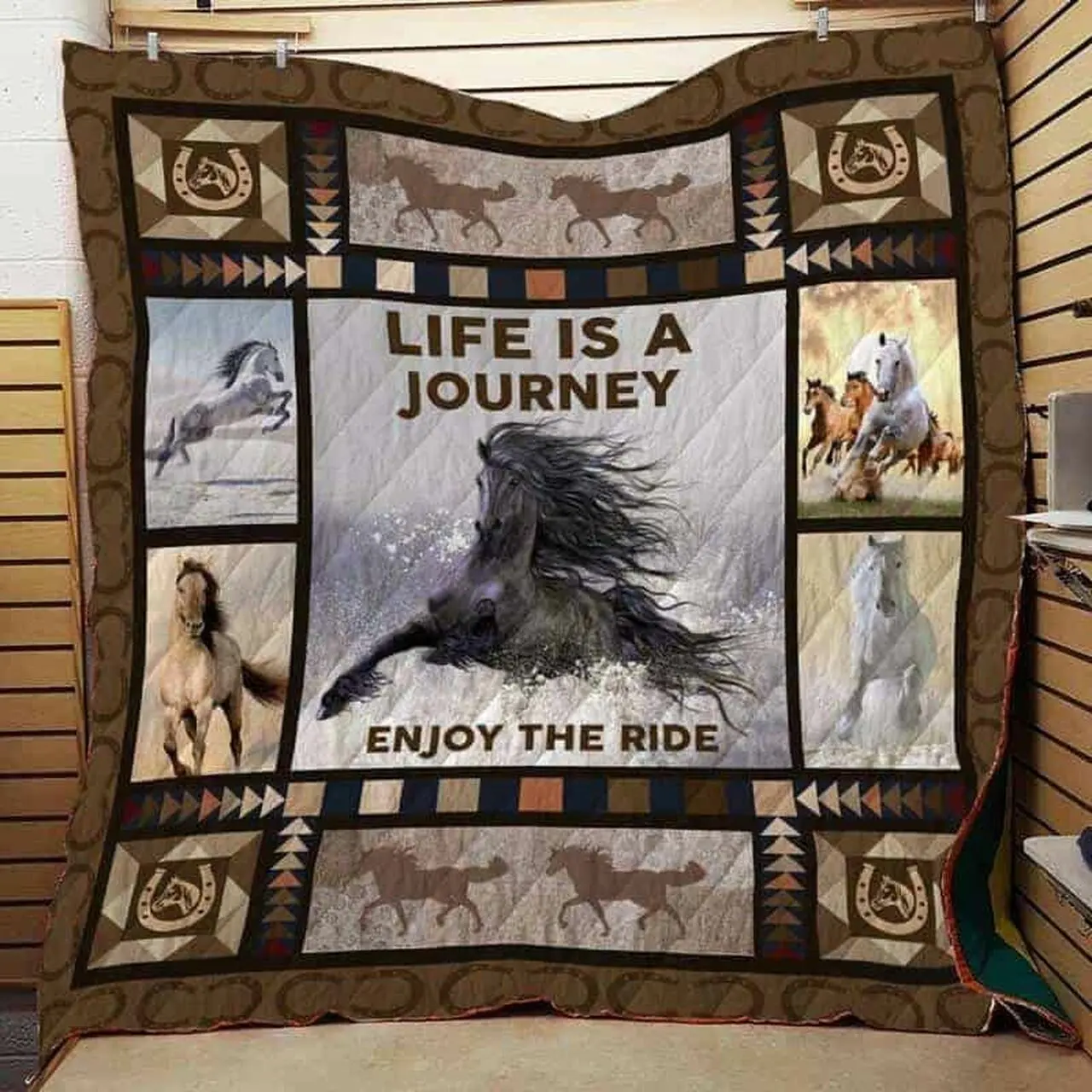 Horse Cla1610260Q Quilt Blanket and Home Decor