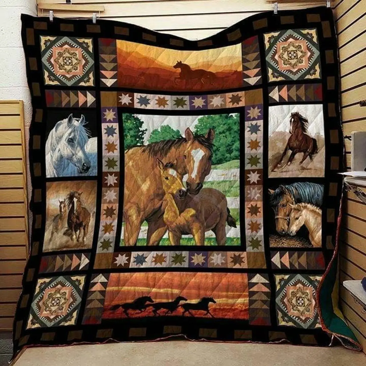 Horse Hur Quilt vy and Home Decor