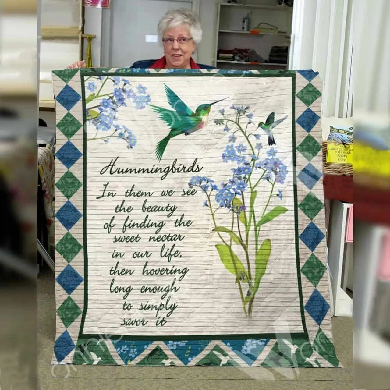 Hummingbird E Quilt Derqmk and Home Decor