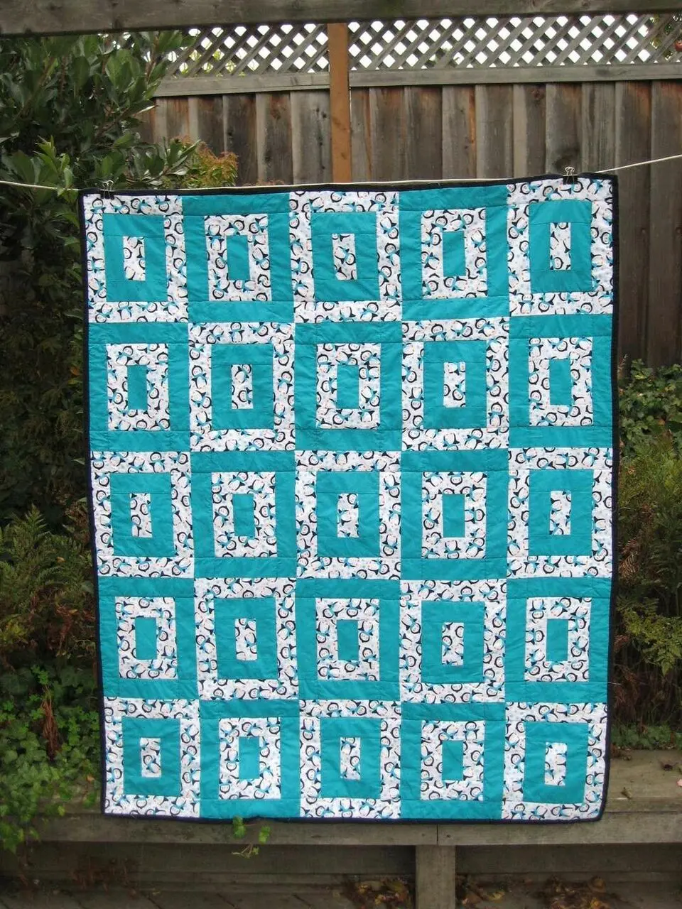 Penguin Cla260636 Quilt Blanket and Home Decor