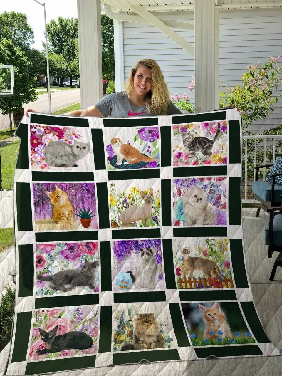 Pug Look Back Pug U Quilt Nk and Home Decor