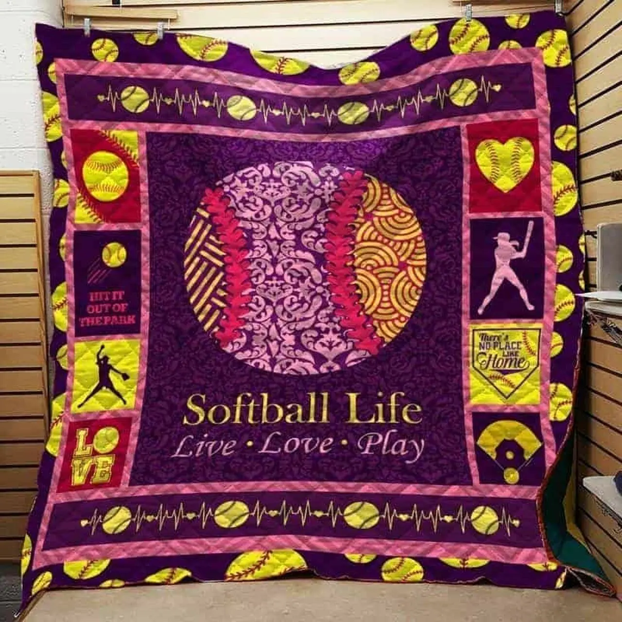 Softball Cla1610752Q Quilt Blanket and Home Decor