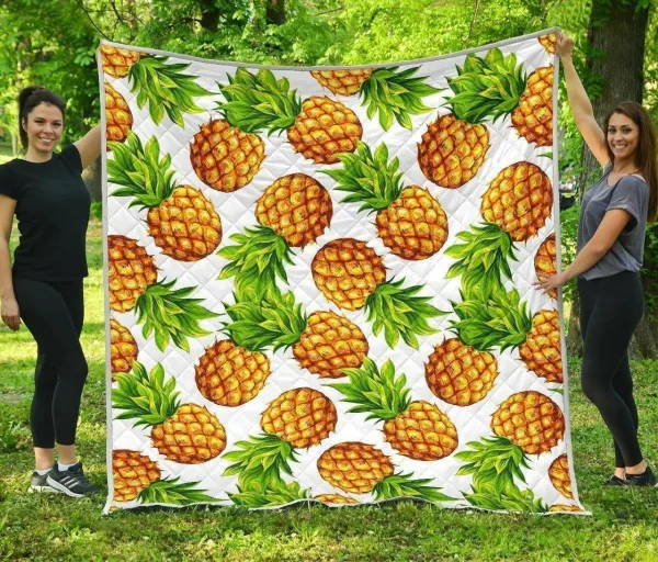 White Summer Pineapple Hur Quilt mn and Home Decor